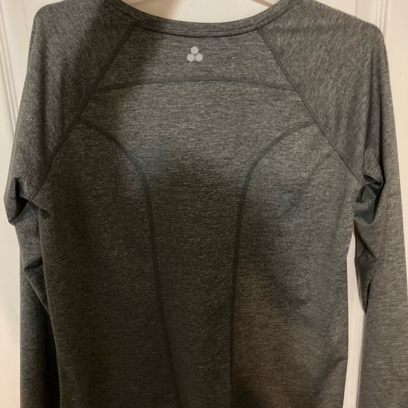 Tek Gear active long sleeved shirt in gray, size large - Picture 3 of 3
